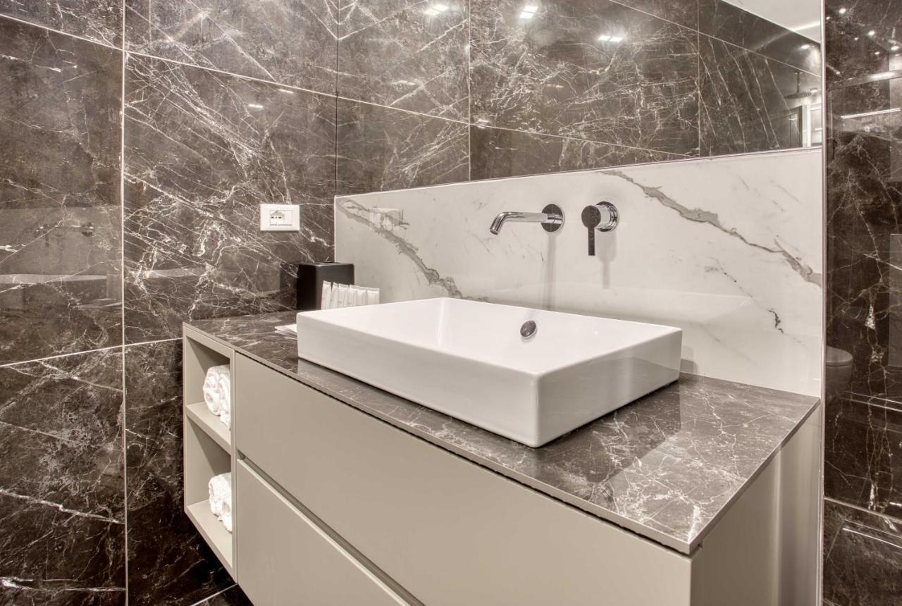 Le Suite Del Corso The Smart Boutique Aparthotel By Ospitami Milan Exterior photo